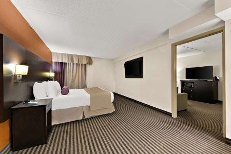 Best Western Plus Toronto North York & Suites - 13