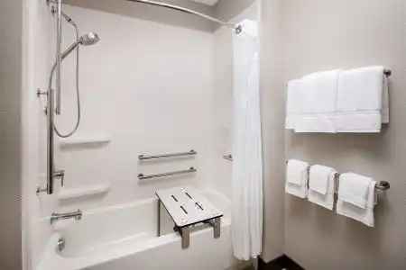 Holiday Inn Express & Suites FT MYERS BEACH-SANIBEL GATEWAY by IHG - 17