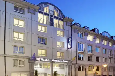 Hampton by Hilton Triumphal Arch - 1