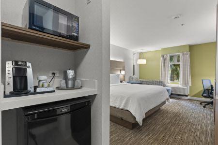 Holiday Inn Express & Suites SURREY by IHG - 86
