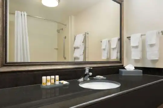 La Quinta Inn & Suites by Wyndham Fresno Northwest - 24