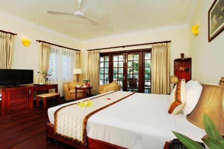 Golden Coast Resort & Spa - 13