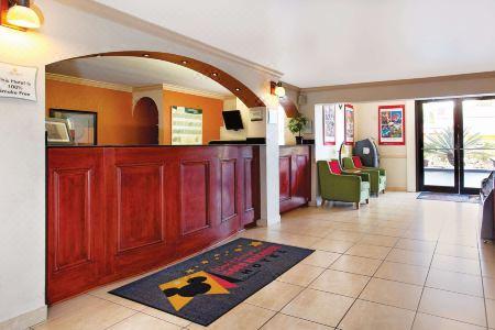 La Quinta Inn by Wyndham Orlando International Drive North - 2