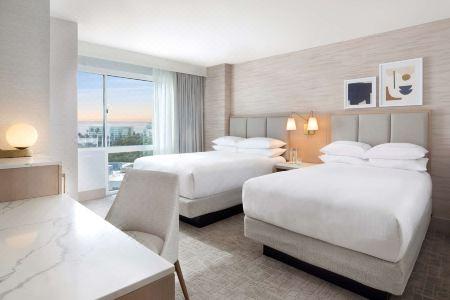 Hilton - 46