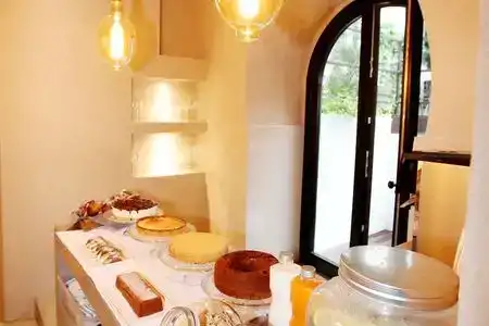 Casa Nostra Luxury Suites - 5