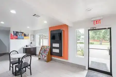 Motel 6 Grand Prairie, TX - Near Six Flags Drive - 3