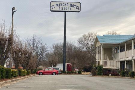 El Rancho Motel - 4