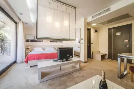 & Apartments HEC Residence - 45