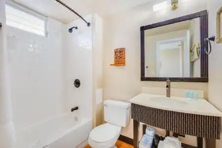 Castle Bamboo Waikīkī - 14