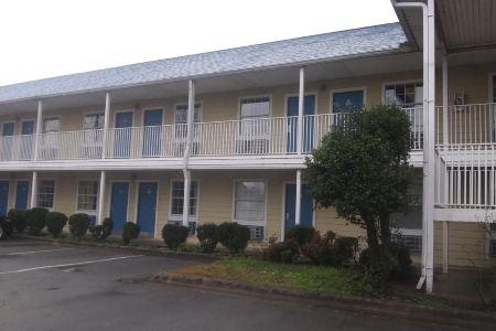 El Rancho Motel - 7