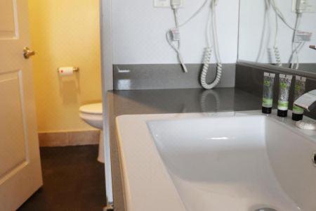 Hometel Suites - 35
