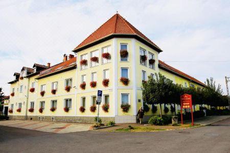 Korona Wellness, Rendezvény és Borszálloda - 1