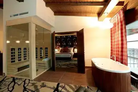 Cascade Resort & Spa - 1