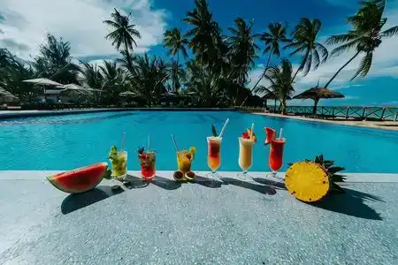 Sunny Palms Beach Bungalows - 3