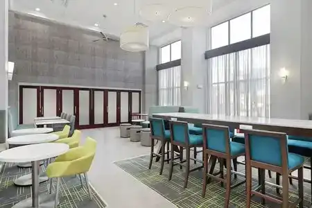 Hampton Inn & Suites Orlando-International Dr. North - 5