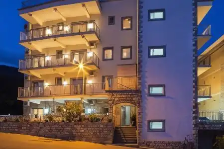 Montelux Apartments - 1