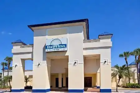 Days Inn by Wyndham Orlando Airport Florida Mall - 5