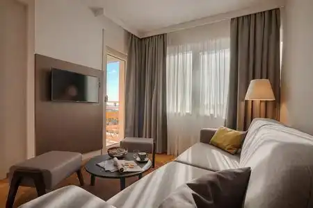 Fontana Seafront Residences - 34