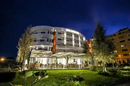 REGINA GARDEN - 1