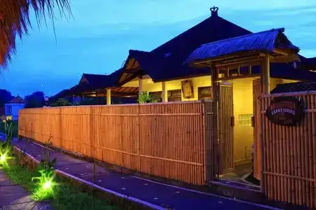 Nugraha Guest House 2 - 1