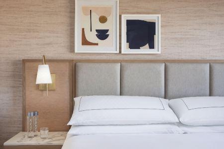 Hilton - 34