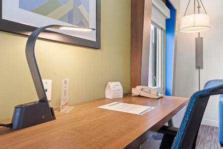 Holiday Inn Express & Suites SURREY by IHG - 89