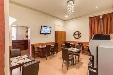 Everest Inn Rome - 2
