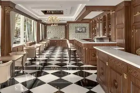 London Boutique - 3