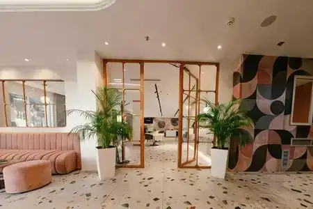 Moenia Boutique - 8