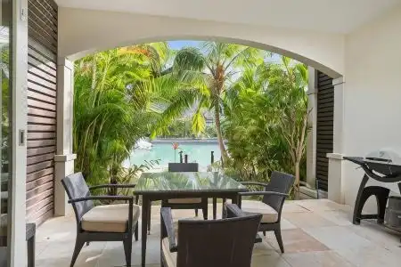 Eden Island Luxury Accommodation - 6