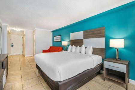 Comfort Inn & Suites Daytona Beach Oceanfront - 8