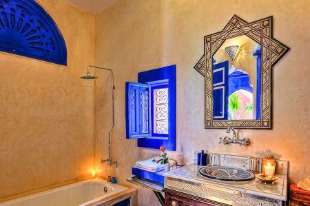 Riad Kaiss by Anika - 137