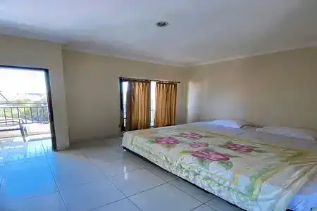 Ayu Beach Inn - 1