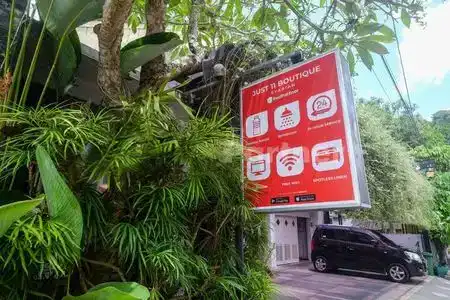 Just 11 Boutique Syariah Mitra RedDoorz Near Ugm Yogyakarta - 1