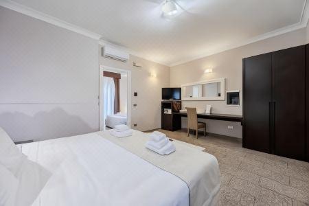 E H Suites Rome Airport - 5