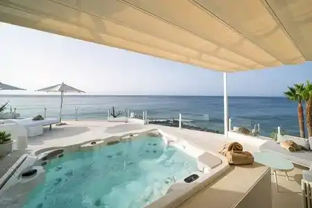 Lani's Suites de Luxe - 2