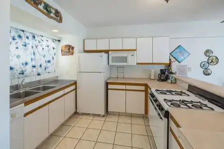 Waikiki Shore by OUTRIGGER - 65