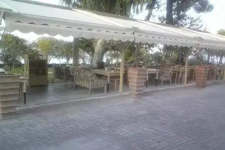 Plaza - 0