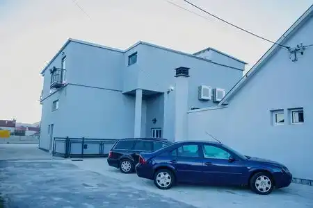 Mark's Palace - 4
