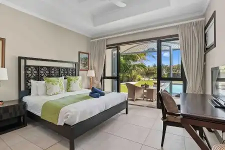 Eden Island Luxury Accommodation - 3