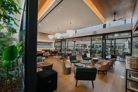Napa Plaza - 7