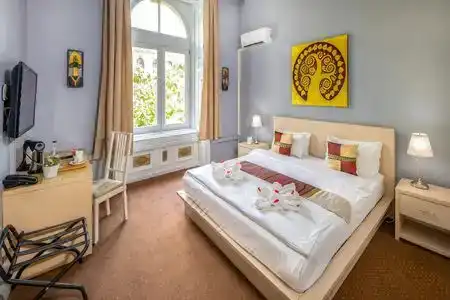 Andrassy Thai - 1