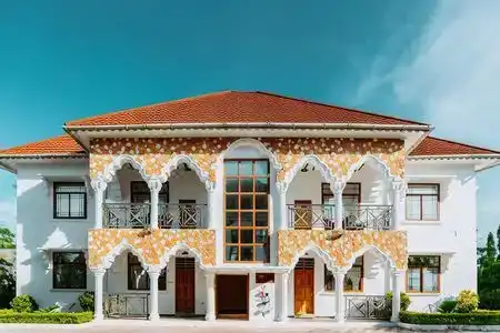 Sunny Palms Beach Bungalows - 2