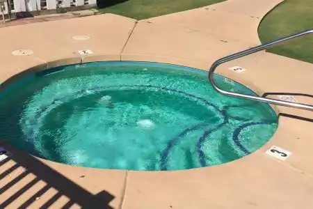 EZ8 Motel Airporter - 5