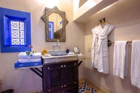 Riad Kaiss by Anika - 64