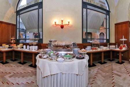 UNAs Empire Roma - 6
