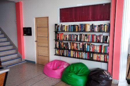 D D Inn Beach Hostel - 11