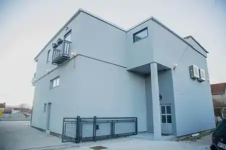 Mark's Palace - 6