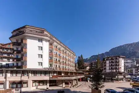 Alaska Cortina - 4