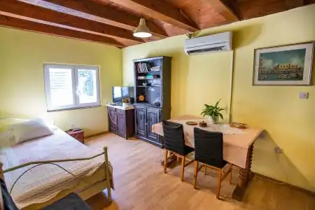 Anchi Guesthouse - 9